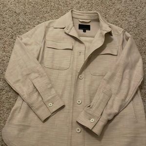 never worn, perfect condition banana republic blazer jacket color is creme
